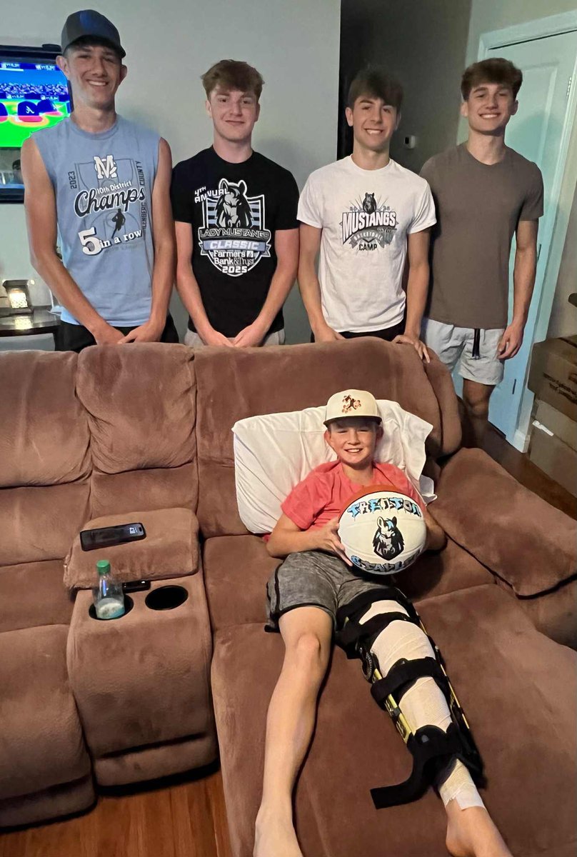 Our Seniors presented Trenton Staples with a special basketball after his ACL surgery. We are wishing Trenton a speedy recovery.