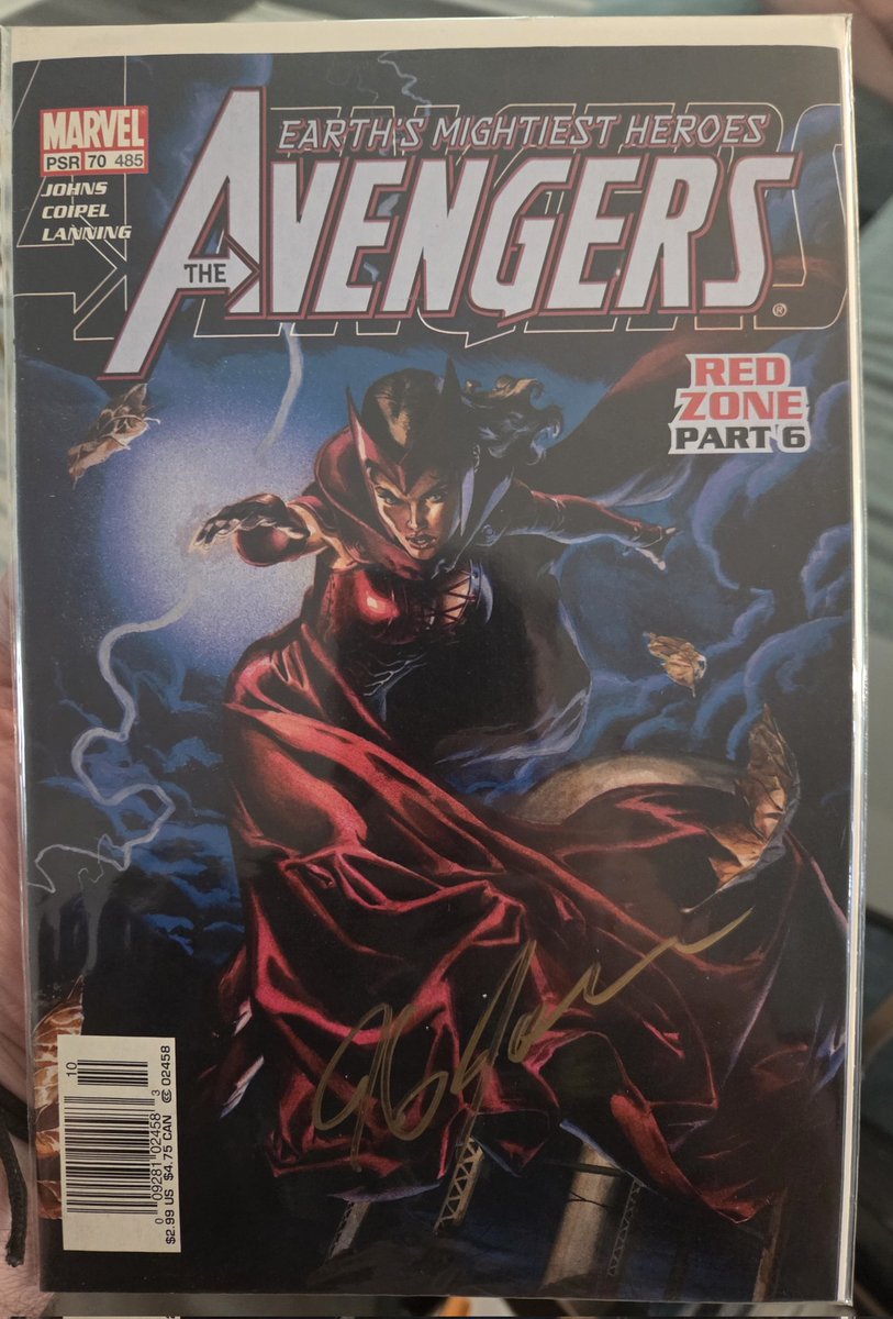 #Heroescon day 2 sig from J.G. Jones  Scarlet Witch along with <a href="/KatyCandy16/">Katy Candy 🍬</a> Scarlet Witch Cosplay posing with pur second visit of J.G.