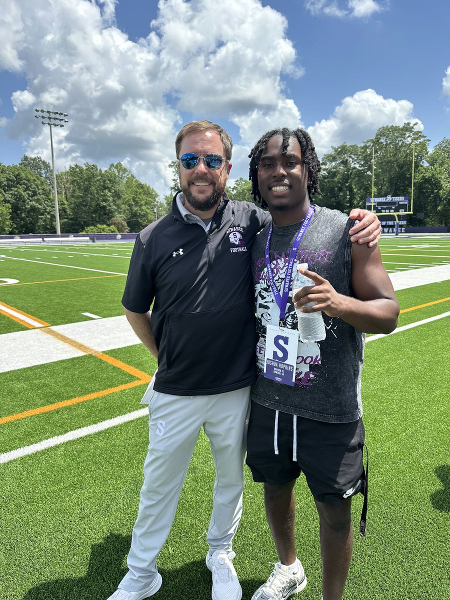 Josh8Hopkins's tweet image. Great visit @SewaneeFootball today! Thanks Coach Hight for the invite! @QBHitList @CoachDaniels06 @RecruitNE_GA @bowdonrecruits @CoachTM9