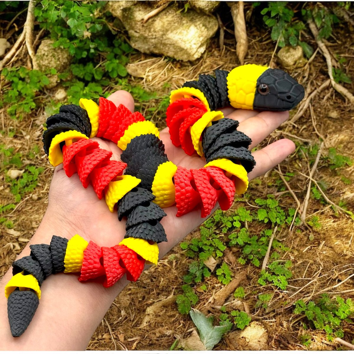 tacticalkaoz3D's tweet image. Flexy Coral Snake. This one doesn’t bite! Available Free: than.gs/m/1363136