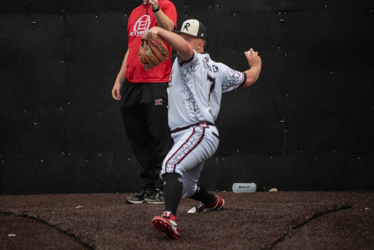 RebelsBBSB's tweet photo. @premierprospectsusa @bluechipppstx HS Showcase in Weatherford, Texas.
@dtx_thehaydenm77 , Red Oak (TX), Class of 2027, working the bump
#Texas #HighSc https://t.co/8stj62ZTQE