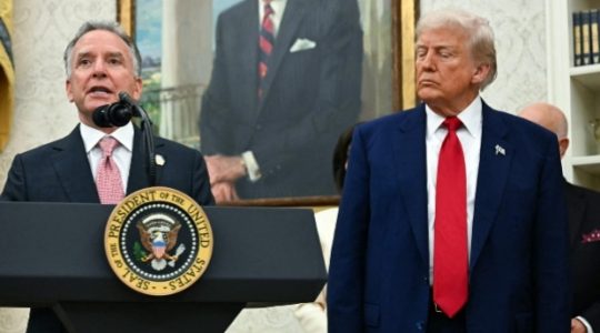 (دعهم يتقاتلون سيعودون للمفاوضات)  
ترامب وويتكوف تجار عقارات مشروعهم اطفاء حرائق الحروب وليس اشعالها لان الاستقرار بيئة عمل البناء والشرق الأوسط الجديد يحتاج استثمارات كبرى لاعاده بناءه..