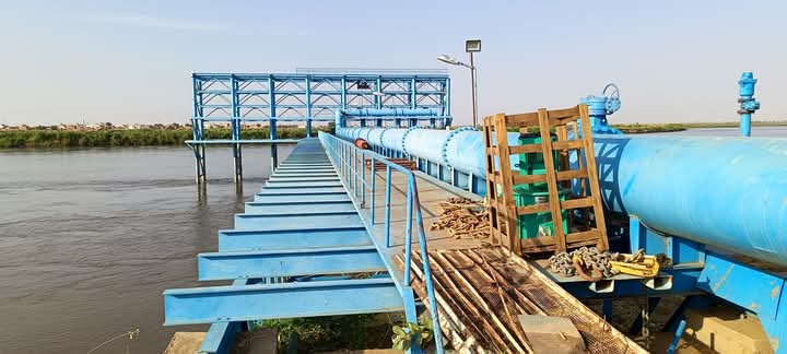 والي الخرطوم أحمد عثمان حمزة يتفقد مستشفى السلام لجراحة القلب بضاحية سوبا جنوب الخرطوم وعدد من المرافق الحيوية للوقوف ميدانياً على أوضاع الخدمات

#واكب_مجتمع