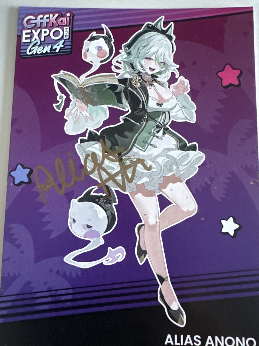 So happy I got to meet Alias! I’ve been wanting to talk to someone about pro wrestling for a hot minute so it’s awesome talking to someone who loves it as much as me. Can’t wait to continue supporting her!!!