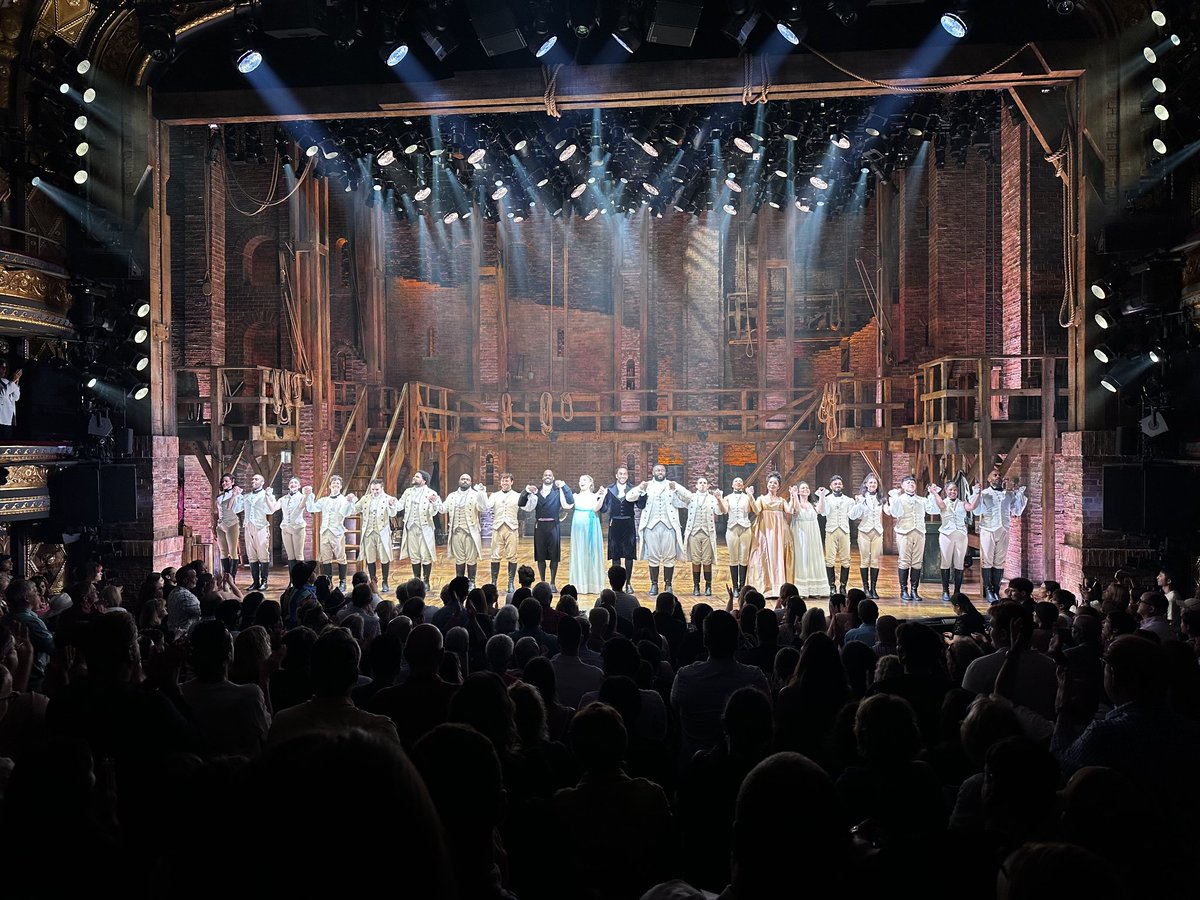 bob_lung's tweet image. #Hamilton in NYC with my youngest! Tonight, it's the new #strangerthingsfirstshadow show!