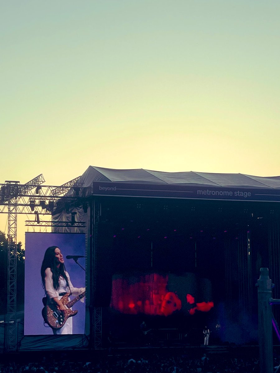 Díky <a href="/DavidGaydecka/">David Gaydečka</a> a <a href="/metronomeprague/">Metronome Prague</a>, že se mi tohle děje v podstatě kousek za barákem🙏 
Alanis!