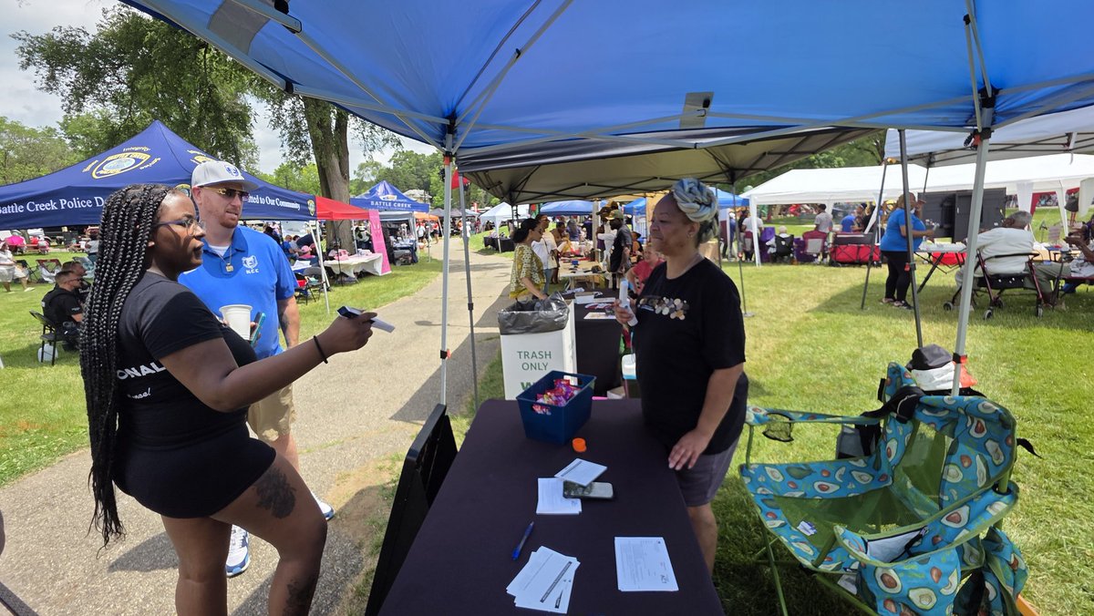 Dr. Paul Watson II (@pwatsonii) on Twitter photo <a href="/Kellogg_CC/">Kellogg Community College</a> out and about at <a href="/BattleCreekCity/">City of Battle Creek</a> #Juneteenth celebration. Great to connect with and support so many community members. The weather and the catfish was 🔥. Ran into soooo many incoming first year students...gonna be a great year! 💯 #WatsUpAtKCC <a href="/Kellogg_CC/">Kellogg Community College</a> out and about at <a href="/BattleCreekCity/">City of Battle Creek</a> #Juneteenth celebration. Great to connect with and support so many community members. The weather and the catfish was 🔥. Ran into soooo many incoming first year students...gonna be a great year! 💯 #WatsUpAtKCC