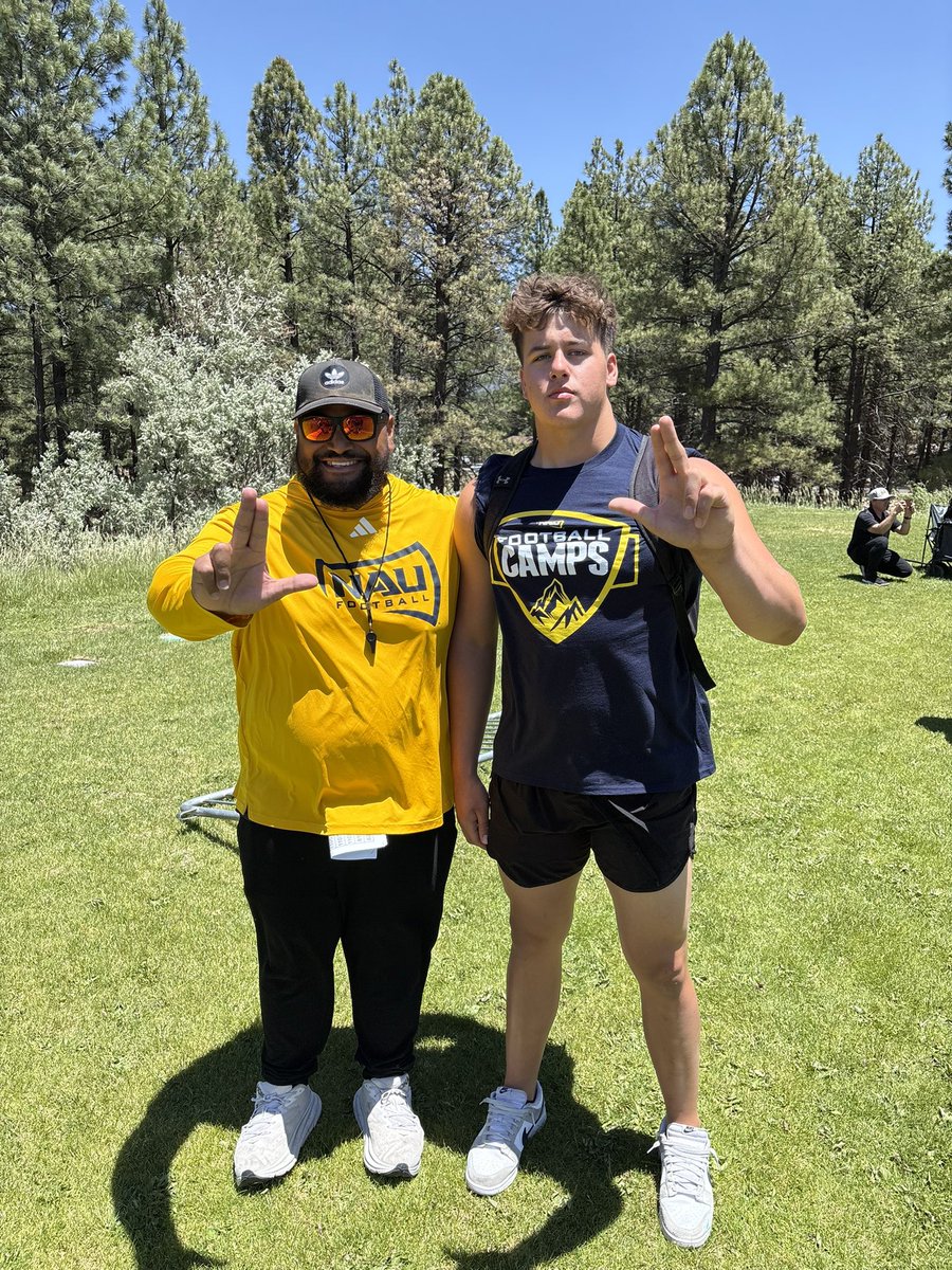 TikiTeeples's tweet image. Had a great time at the @NAU_Football Mega camp today. Some great competition… Thank you coach @Coach_TUI and @TimRoschmann for a great experience!
@CVjagsfootball @FBCOACHA @CoachBrigz @BJMedia1 @gridironarizona