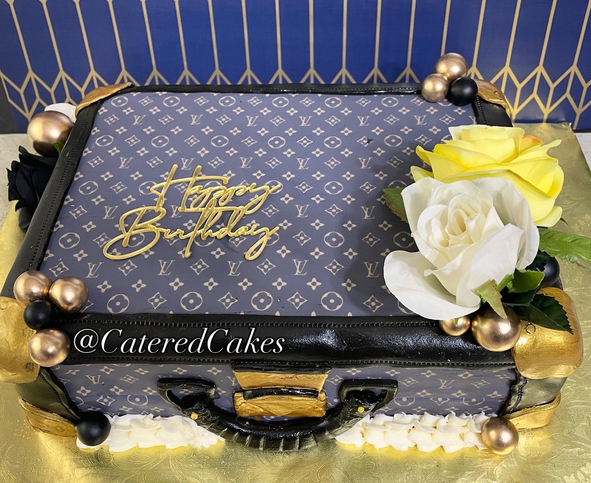 CateredCakes's tweet photo. Boss up with designer and luxury accessories at your next function. This piece says I am prepared and ready to handle my business. Custom Louis Vuitton briefcase cake. 😉 #louisvuitton #cake #art #designer #luxury #bakerman #theultimatedessertexperience #atl #cateredcakes https://t.co/vDkULt01Ja
