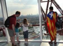 Enutjós estar de viatge i trobar aquests personatges, vestits amb roba Decathlon,  cridant amb accent de la Catalunya profunda i exhibint la bananera con si a algú li importès una merda . Passar vergonya i haver de fer cara de poker quan s'acosten i et pregunten: "català també?"