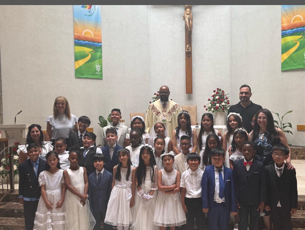 Congratulations and blessings to all the children who received their First Holy Communion today! May the Eucharist nourish your soul and guide you closer to Christ’s love and grace.💖 <a href="/TCDSB/">Toronto Catholic District School Board</a> <a href="/PPaolitto/">P. Paolitto</a> <a href="/idalipreti/">Ida Li Preti</a> <a href="/HumberSummit001/">HumberSummitCommunity</a>