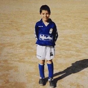 Eres histórico "primo". 
Mi enhorabuena a Don Santi Cazorla, historia del fútbol español.
Enhorabuena que sirve también para todos los aficionados del Real Oviedo, por fin podré veros en Primera División. 
Ya no es "volveremos" es "hemos vuelto".  💙

#RealOviedoMirandés