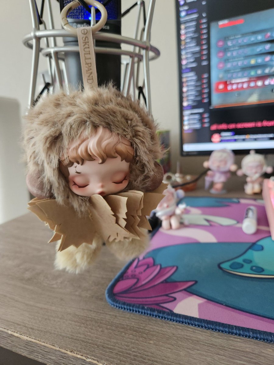 FUCK LABUBUS I NEED ANOTHER ONE SHES SO CUTEEKWSDKDB