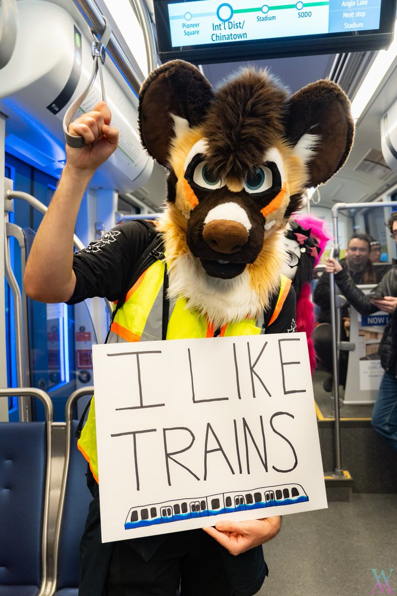 Hyper (Sign Guy) 🚲🚈 tweet media