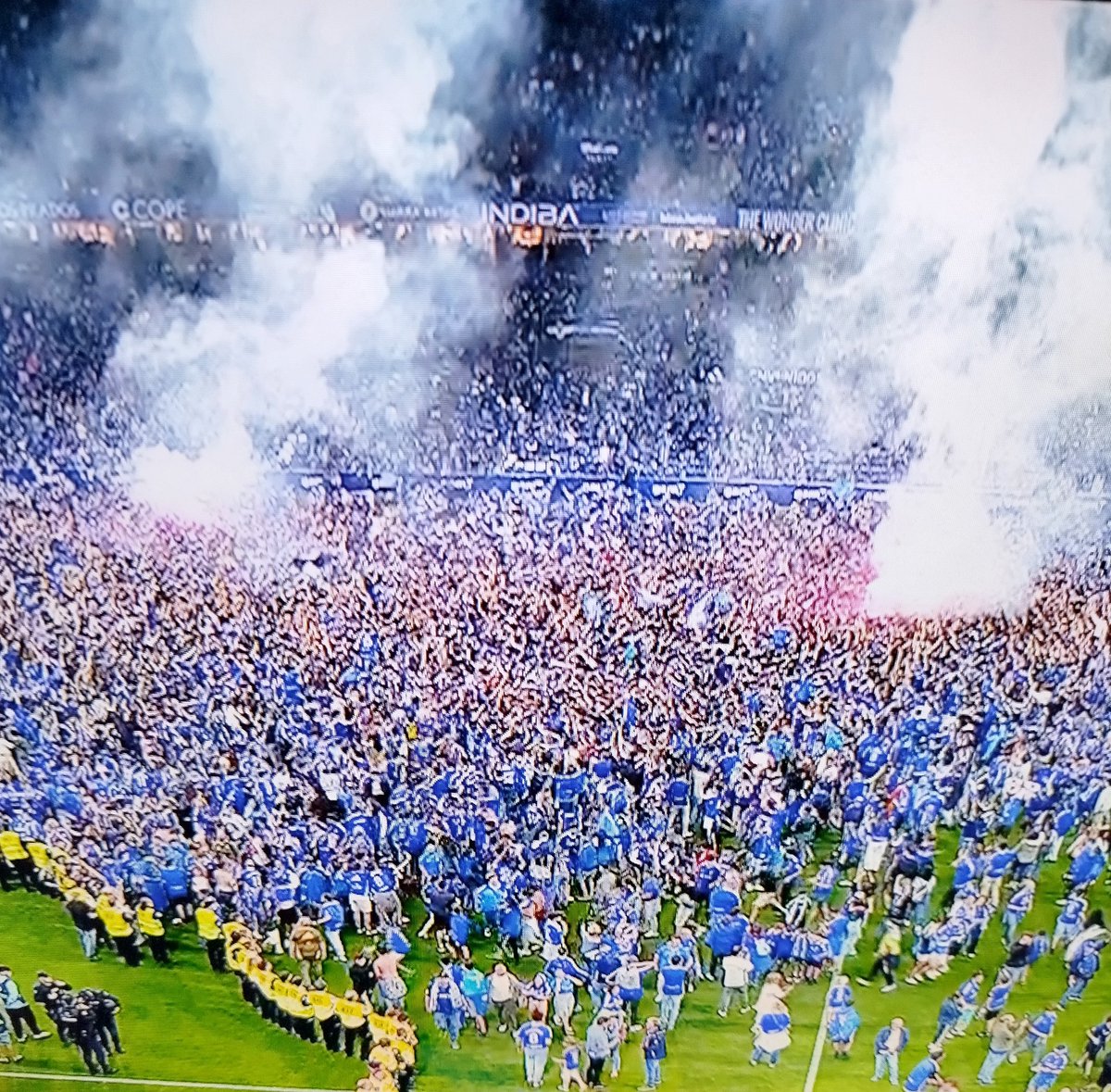 Que se joda Tebas y los sojas de la liga.
Si se asciende a primera SE CELEBRA