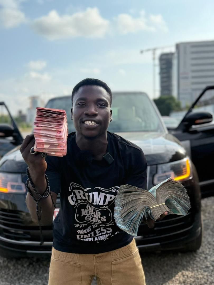 Thank u <a href="/davido/">Davido</a> 😭😭🙏🙏 5k don land 🙏❤️