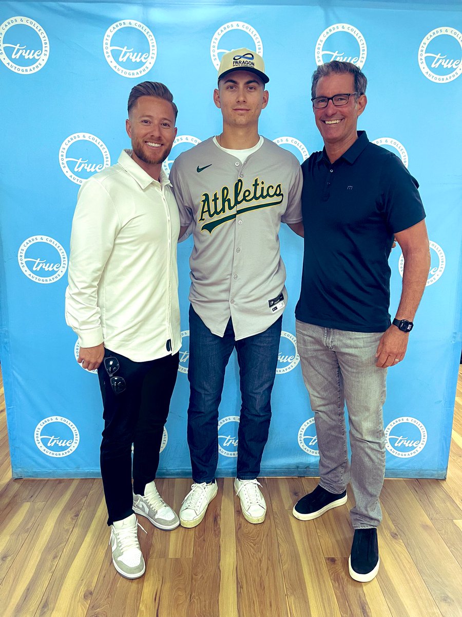 Great signing event at <a href="/TrueSportsCards/">True Sports Cards</a> for Tyler Soderstom.