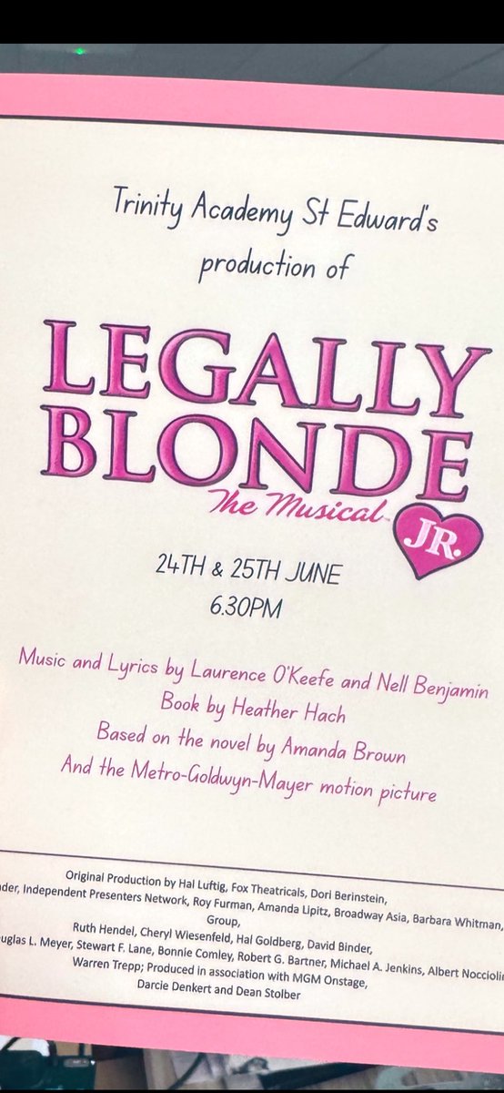 shefftoshanghai's tweet image. Hope all the cast of @TrinityAcadStE who are involved in the schools first every musical next week have a fab time ! Thanks to the staff that have worked so hard to put this together 🥰