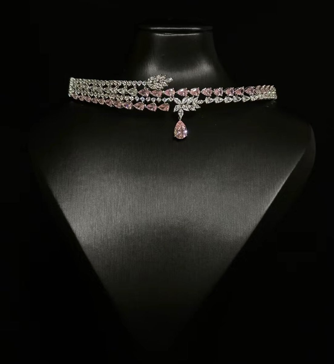 F4shionall's tweet image. هذا شوية ورد اللي أقصده✨✨