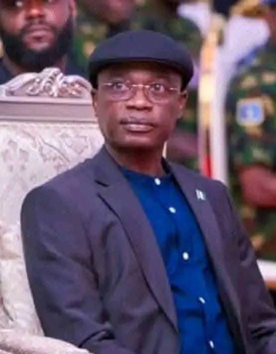 Before and After pictures of Benue state governor.

The picture on the left was before he became a Governor.

His physical transformation is just like that of Nyesom Wike. He is yet to complete first tenure and the job is this overwhelming.

<a href="/funnybros__/">Funnybros</a> did you notice anything
