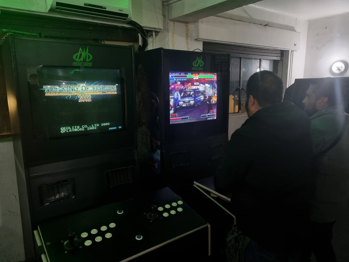 Atención amigos, mañana domingo 22 de Junio abriremos Dream Match, desde el mediodía a las 18 horas. Te esperamos con nuestras consolas y maquinas arcade! 🙂