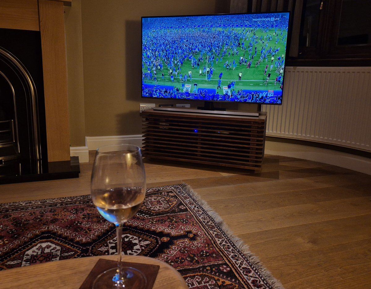 Watching the club you partly own gain promotion back to the Primera is phenomenal 
Eh <a href="/sidlowe/">Sid Lowe</a> <a href="/mattuey/">Ⓜ️ ᗰatías García</a> <a href="/RealOviedoWFC/">Real Oviedo WFC</a> <a href="/RealOviedo/">Real Oviedo</a> <a href="/oviedismo/">Oviedismo</a> <a href="/OviedistaNW/">Oviedista North West</a>  <a href="/pottersjohn/">John Mothershaw</a> <a href="/APARO_ROCF/">APARO</a> <a href="/RealOviedoPOY/">Real Oviedo - Proud of You</a> <a href="/RealOviedoENG/">Real Oviedo</a> ?