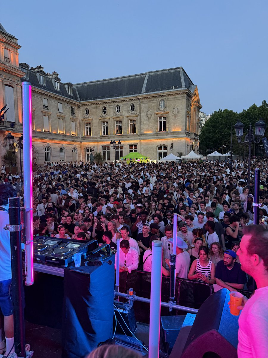 Pierre-André Koch (@pa_koch) on Twitter photo Fête de la musique sur le parvis de la mairie du 15ème. Ambiance incroyable ! #FetedelaMusique <a href="/Philippe_Goujon/">Philippe Goujon</a> <a href="/Laurent_RACAPE/">Laurent RACAPE</a> <a href="/MathieuLuinaud/">Mathieu Luinaud</a> <a href="/Karine000333/">Karine Legrand</a> <a href="/SegoleneFouche/">Ségolène FOUCHE</a> <a href="/ozlem_orakci/">Ozlem Orakci</a> Fête de la musique sur le parvis de la mairie du 15ème. Ambiance incroyable ! #FetedelaMusique <a href="/Philippe_Goujon/">Philippe Goujon</a> <a href="/Laurent_RACAPE/">Laurent RACAPE</a> <a href="/MathieuLuinaud/">Mathieu Luinaud</a> <a href="/Karine000333/">Karine Legrand</a> <a href="/SegoleneFouche/">Ségolène FOUCHE</a> <a href="/ozlem_orakci/">Ozlem Orakci</a>