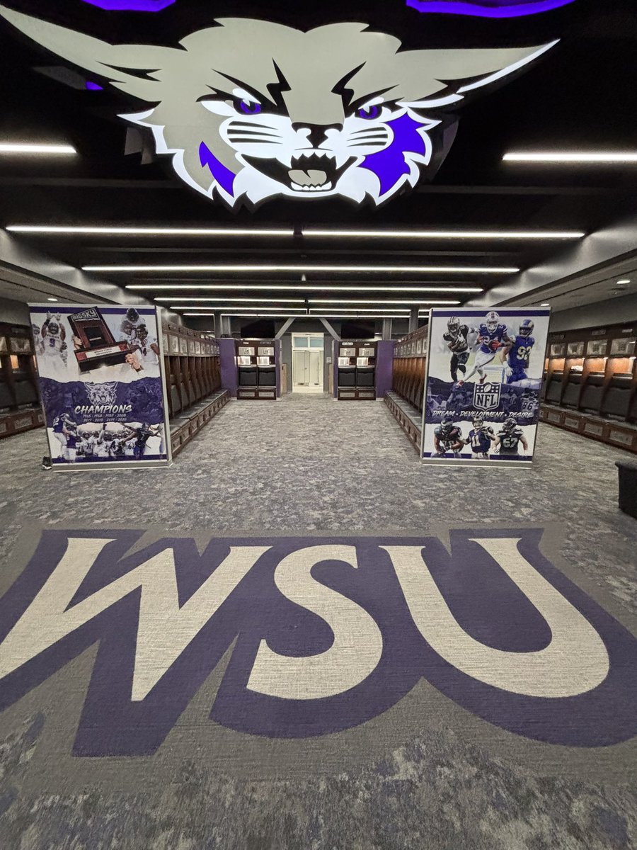 1BrendanJackson's tweet image. Great camp @weberstatefb it was great to meet all of the coaches and compete in front of them!
@CoachZachLarson @PGregorian @WCPSacramento @westcoastpreps_ @vacafootball @CoachMike_Silva