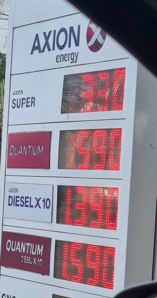 País productor de petróleo.
I,40 de dólar por litro.
Una vergüenza.