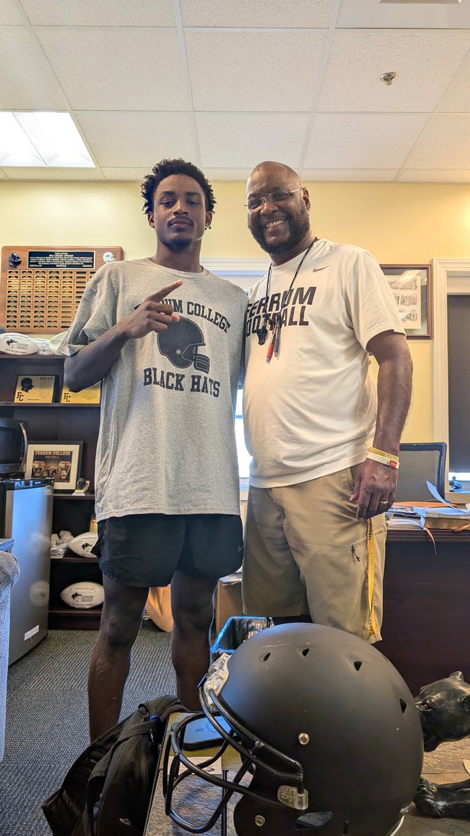I want to thanks coach <a href="/coach_ksherman/">Kevin Sherman</a> and <a href="/FerrumFootball/">Ferrum Football</a> for offering me !@coach_J_Santi <a href="/Coach_AjHopke/">Aj Hopke</a> <a href="/CoachThompsonRS/">CoachThompson</a> <a href="/JibrilleFewell/">Jibrille Fewell</a> <a href="/Coach_Los80/">DeCarlos Caldwell</a> <a href="/Coach_Murriell/">Rikki Murriell</a> <a href="/DontaviusNash21/">Dee Nash</a>