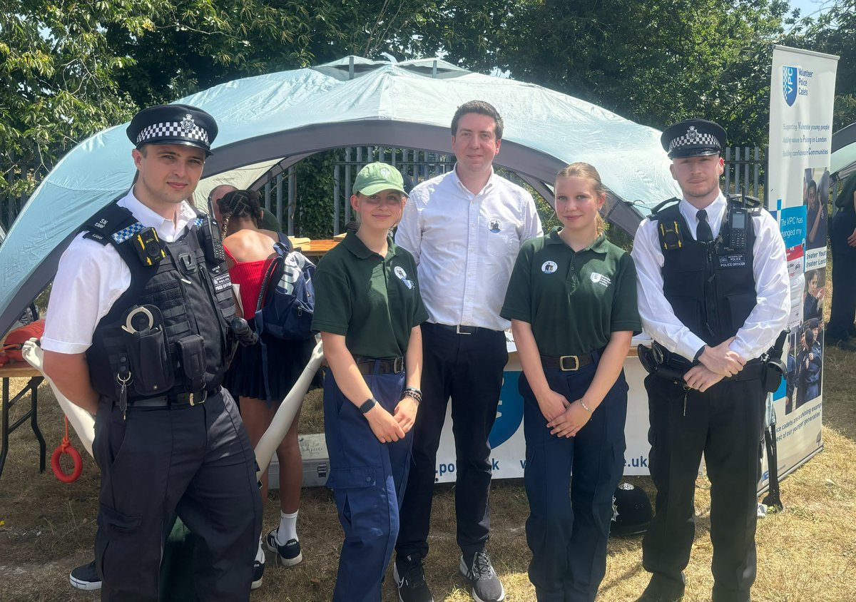 West Wickham and Hayes & Coney Hall SNT's (@mps_wwhch) on Twitter photo Officers from the local safer neighbourhoods team attended Oak Lodge Primary Schools summer fete and offered crime prevention advice 🚓
Also in attendance was Bromley Volunteer police cadets <a href="/BromleyVPC/">Bromley VPC</a> and MP Liam Conlon <a href="/LiamConlon2/">Liam Conlon</a> Officers from the local safer neighbourhoods team attended Oak Lodge Primary Schools summer fete and offered crime prevention advice 🚓
Also in attendance was Bromley Volunteer police cadets <a href="/BromleyVPC/">Bromley VPC</a> and MP Liam Conlon <a href="/LiamConlon2/">Liam Conlon</a>