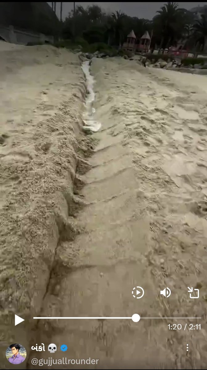 TweastyPeak's tweet photo. @gujjuallrounder "all this with this little shovel" you like to lie too much https://t.co/wxzbWIWUcl