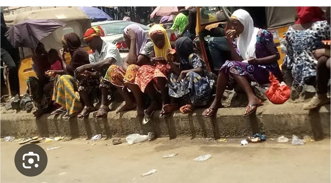emydeejr's tweet photo. @sadiqgarkida Your hausa hoe mumcy begging for scrubs and taliya to feed you amd and your mai ruwa father... https://t.co/hmze5Iu2p5