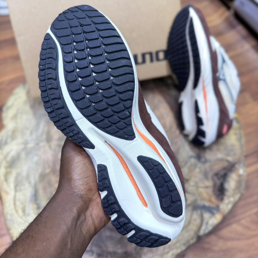 Mizuno Wave Rider Beta 'Chicory Coffee'

Size 40_41_42_43_44_45

💰Ksh.6500                    #IkoKiatuKe