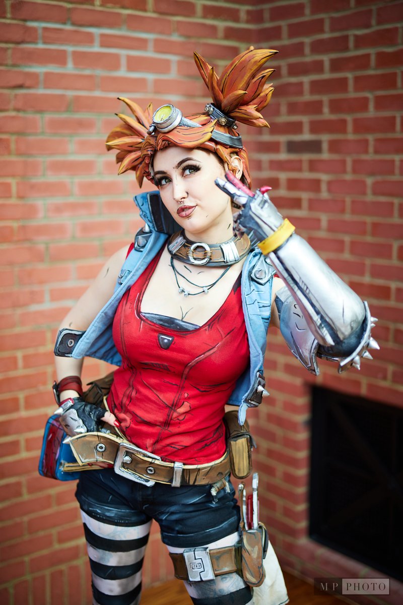 Who is your favorite Vaulthunter and why is it Gaige.... I would bet my entire loot collection that she's gonna be in Borderlands 4....fingers crossed! I want a new design #Borderlands4