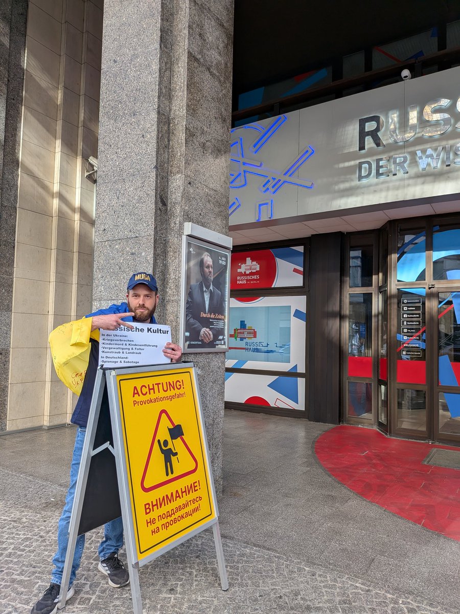 Berlin und Umgebung:
Zeigt den Genozid-Fans vom russischen Haus, was ein echtes ukrainisches Fahnenmeer 🇺🇦🇺🇦🇺🇦 ist!
Unterstützt <a href="/HenryLindo123/">Henry</a>, provoziert die russische Propagandamaschine bis zum Anschlag – und teilt den Aufruf von <a href="/VitscheBerlin/">vitsche_berlin</a>!