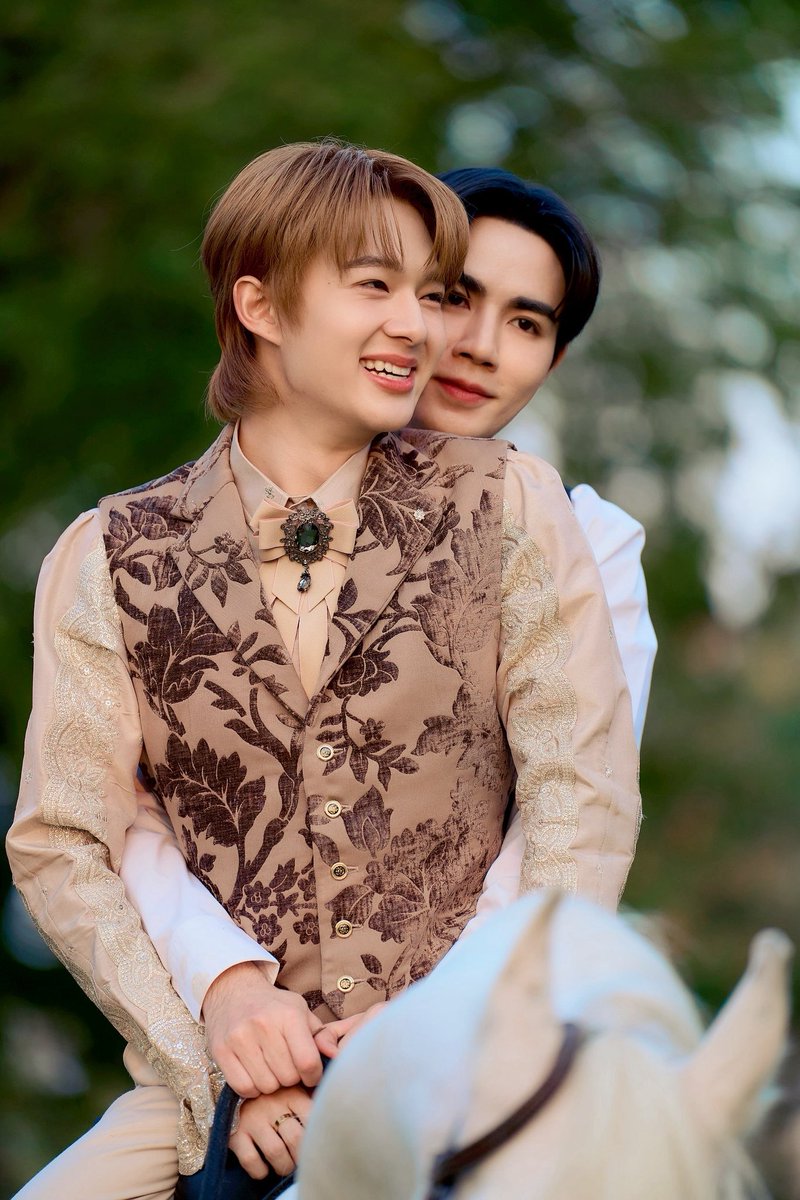 เหมือนการขี่ม้าอาจไม่ใช่ทางของเรา งั้นเรากลับไปนั่งนับม้าดีกว่า
MEENANAGARIN CITY 
#TheNextPrinceEP8