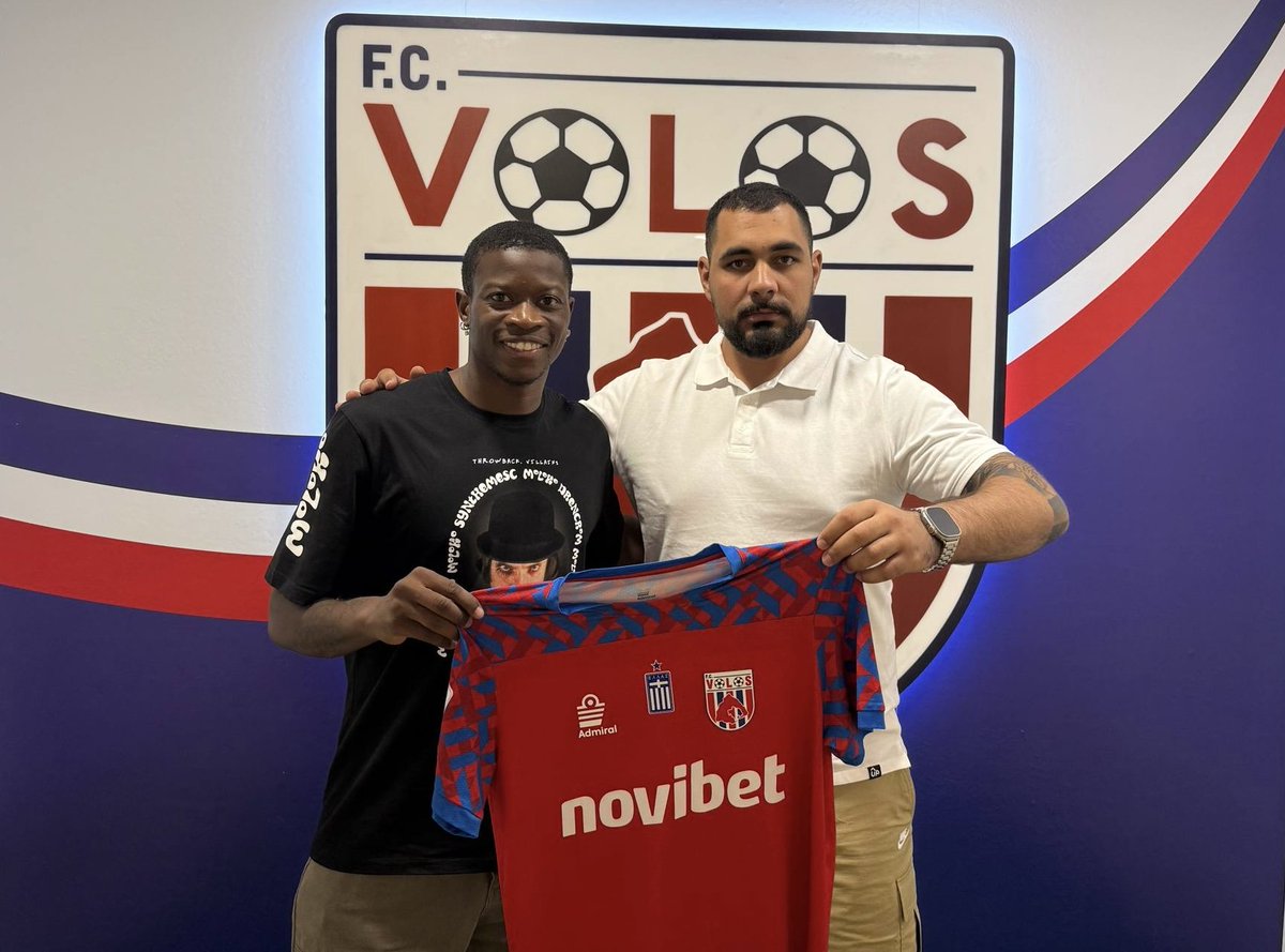 Núrio Fortuna, lateral de 30 anos, cedido por empréstimo até ao final da época ao Volos, proveniente do KAA Gent.