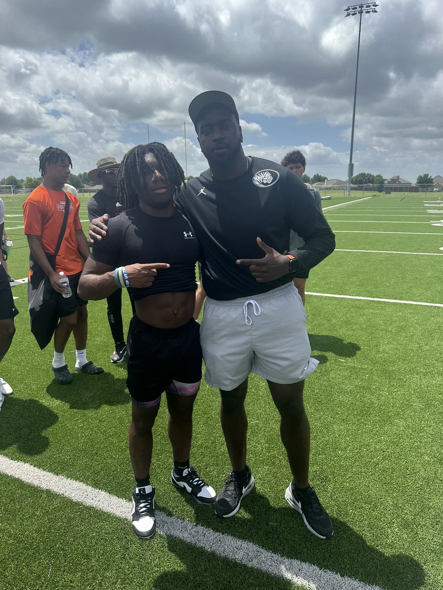 Breylon “Duane” Harris (@breylon_harris) on Twitter photo I had a really good time <a href="/ECUTigersFB/">ECU Tigers Football</a> camp today. I wanna say thank you to <a href="/CoachTHendrix/">Aretavious Hendrix</a> for coaching me and helping me get better with my technique and my craft.
<a href="/CrandallPirate/">Crandall Pirate Football</a>
<a href="/Coach_Lewis43/">@Coach_Lewis43</a>
<a href="/ItsCoachWhite23/">Melvin White</a>
<a href="/CoachSawyer53/">Matthew Sawyer</a>
<a href="/slb_coach/">Coach Scotty</a>
<a href="/CoachEskridge/">Zac Eskridge</a> I had a really good time <a href="/ECUTigersFB/">ECU Tigers Football</a> camp today. I wanna say thank you to <a href="/CoachTHendrix/">Aretavious Hendrix</a> for coaching me and helping me get better with my technique and my craft.
<a href="/CrandallPirate/">Crandall Pirate Football</a>
<a href="/Coach_Lewis43/">@Coach_Lewis43</a>
<a href="/ItsCoachWhite23/">Melvin White</a>
<a href="/CoachSawyer53/">Matthew Sawyer</a>
<a href="/slb_coach/">Coach Scotty</a>
<a href="/CoachEskridge/">Zac Eskridge</a>