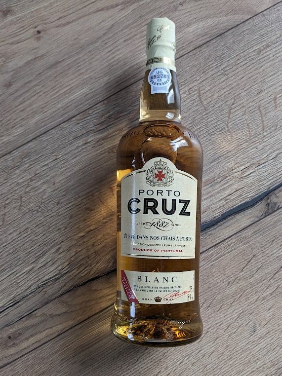 lectur76's tweet image. #PortoCruz #Cocktail #PortoTonic @portocruz.fr
Ce cocktail est frais, fruité, surprenant, un peu acidulé. Porto Cruz Blanc : C'est parfait pour l'été, apero !!