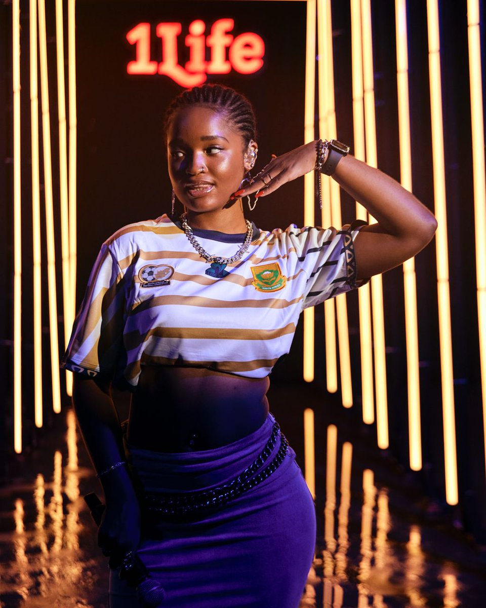 rankysizeless's tweet photo. #OneLifeSession is in the scene to save most talents struggling their way up, check out @chayutamusic the girl dey try waaaa! https://t.co/sBIbSEp4Nu