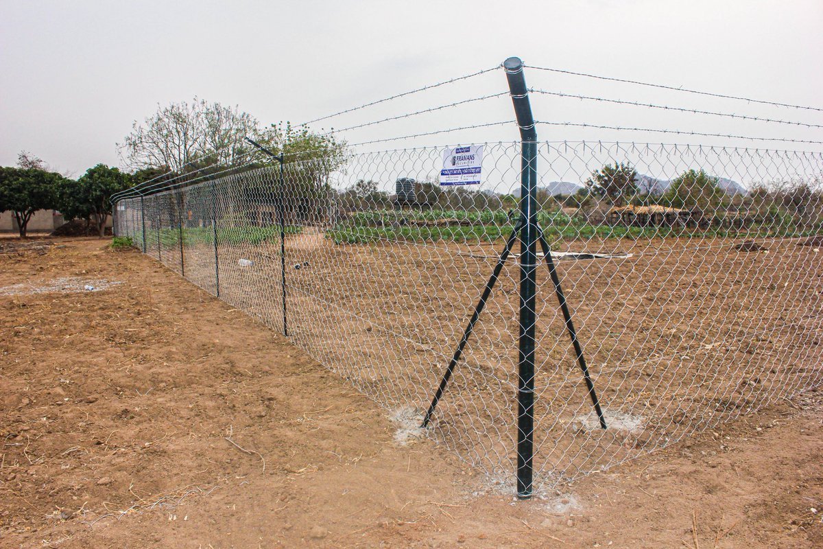 IdeaManyama's tweet photo. @antomukuwa Fencing Services includes Installations anywhere in Zimbabwe.... https://t.co/tXCjHSmaC3