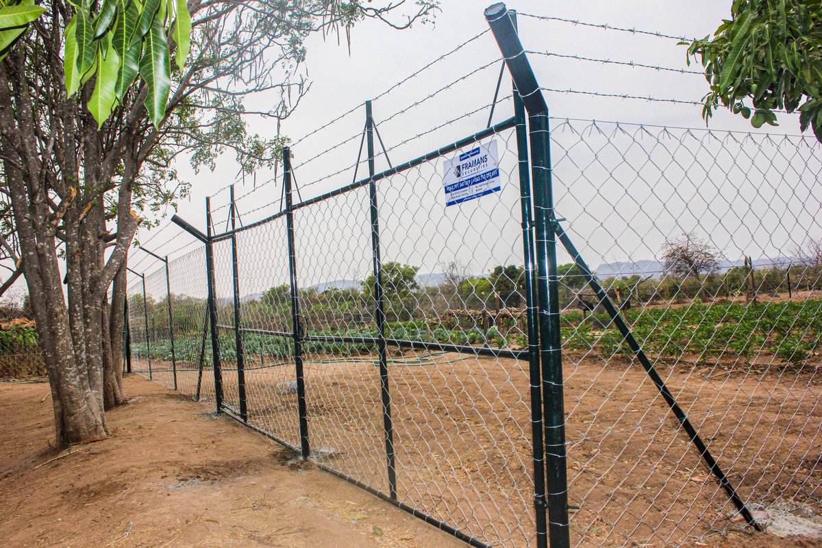 IdeaManyama's tweet photo. @antomukuwa Fencing Services includes Installations anywhere in Zimbabwe.... https://t.co/tXCjHSmaC3
