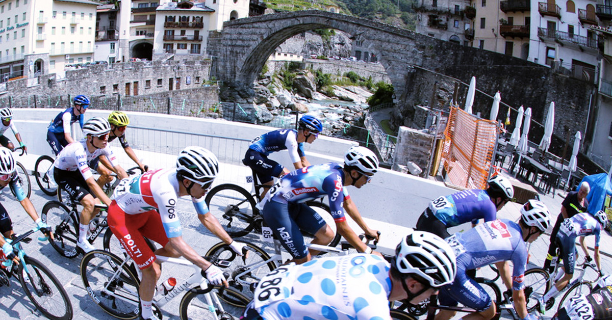 bici.PRO (@bicipro1) on Twitter photo Riccardo Moret presenta l’edizione numero 61 del <a href="/GiroVdA/">Giro Valle d'Aosta</a>: tre arrivi in quota, una cronoscalata sulle strade del Tour e il gran finale a Cervinia.
#GiroValledaosta #U23 #CiclismoGiovanile #BiciPro #cycling #ciclismogiovanile
bici.pro/news/giovani/v… Riccardo Moret presenta l’edizione numero 61 del <a href="/GiroVdA/">Giro Valle d'Aosta</a>: tre arrivi in quota, una cronoscalata sulle strade del Tour e il gran finale a Cervinia.
#GiroValledaosta #U23 #CiclismoGiovanile #BiciPro #cycling #ciclismogiovanile
bici.pro/news/giovani/v…