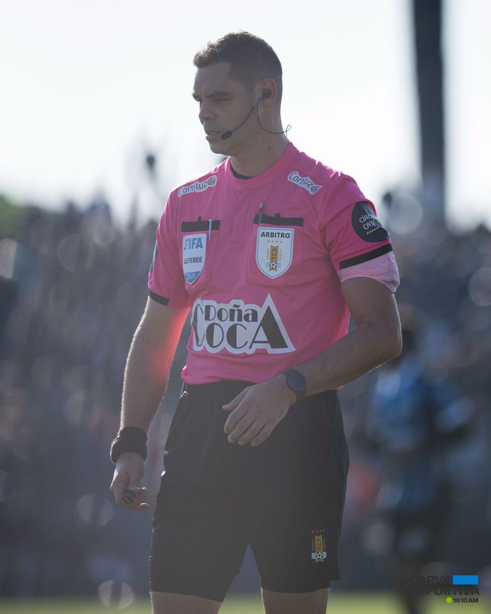 🗣️ “Nosotros cuando cobramos algo, lo cobramos seguro. Que el entorno tenga el audio, lo escuche y sepa lo que se hizo es bueno para todos y es sano. A nosotros en si no nos cambia mucho”

✍🏻 Hernán Heras en la previa de Carve Deportiva sobre el juego Liverpool - Peñarol