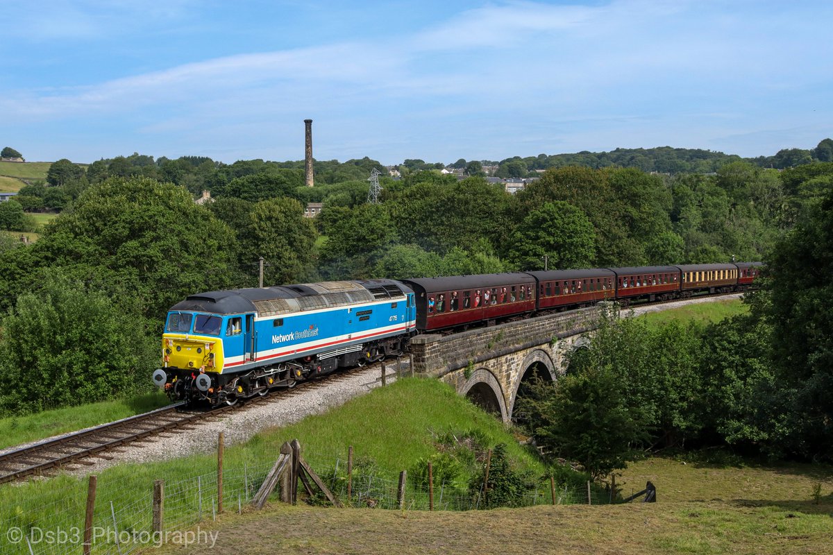 DSB3PHOTOGRAPHY's tweet image. 47715 heads over Mytholmes Viaduct working the first train of the 2nd day of the Gala on the K&amp;amp;WVR

20/06/25

Flickr Version
flickr.com/photos/dsb3pho…
#class47 #NSE #KWVR