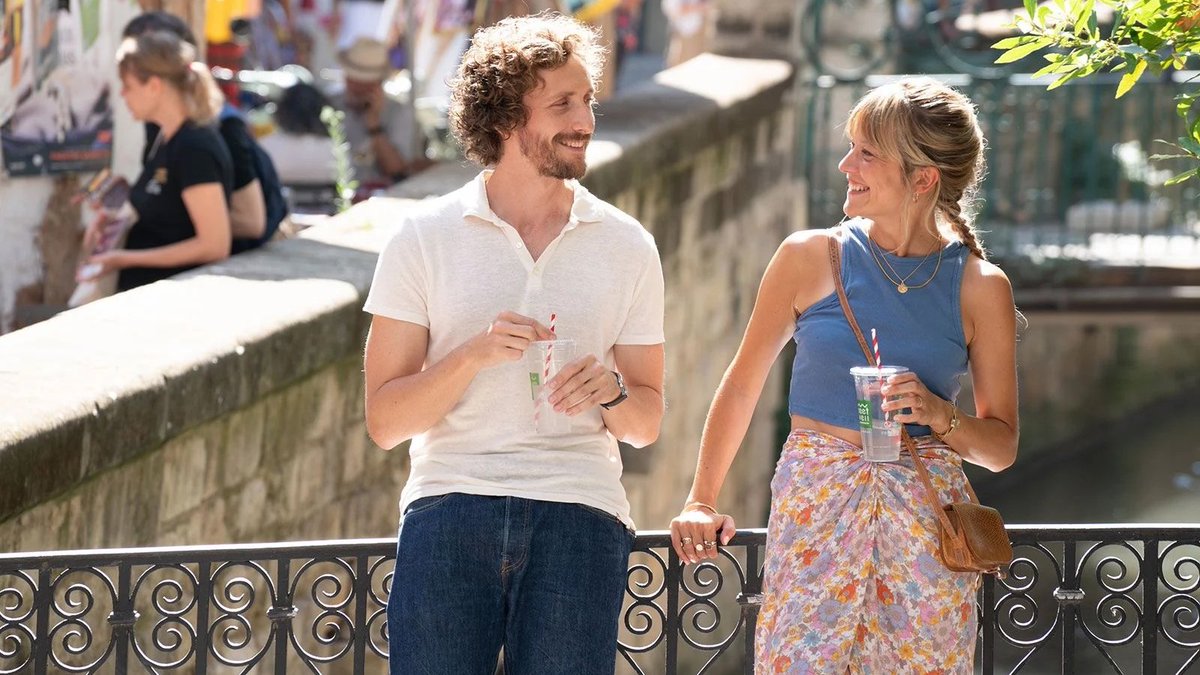 Belle idée que de prendre pour cadre d'une comédie sentimentale La Mecque du spectacle vivant. Dans #Avignon, doublement primé au <a href="/Festivalpedhuez/">Festival de l'Alpe d'Huez</a>, <a href="/JohannDionnet/">Johann Dionnet</a> partage sa passion du théâtre et offre un rôle de séducteur à #BaptisteLecaplain.
En lire +…
jipezelig.blogspot.com/2025/06/avigno…