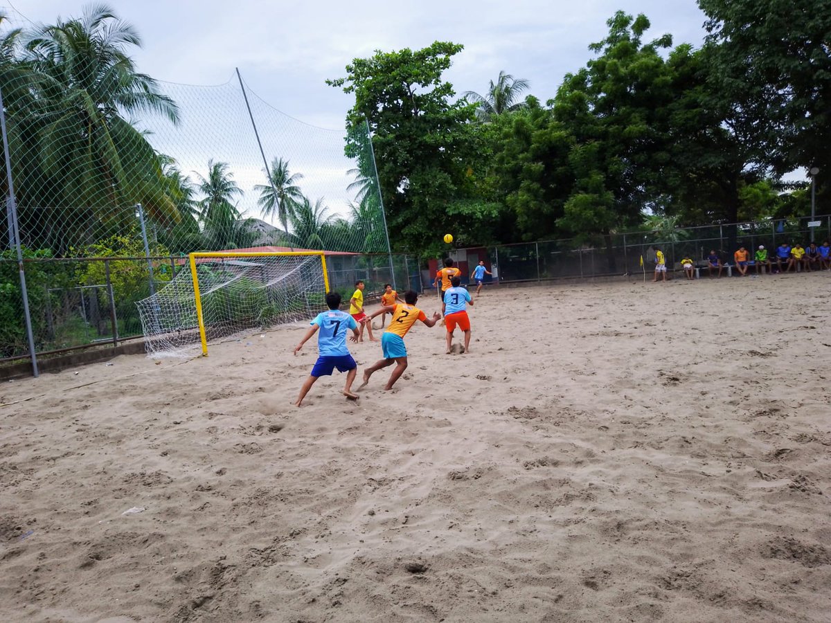 Bitcoinpirraya's tweet image. En Isla la pirraya!
#BitcoinBeach àlogrado llevar acabo una estrategia para que los niños y jóvenes de la isla comprendan la importancia de conocer y usar Bitcoin. El fútbol una sana recreación, las clases de Bitcoin un buen aprendizaje y el lado espiritual🙏lo más importante.