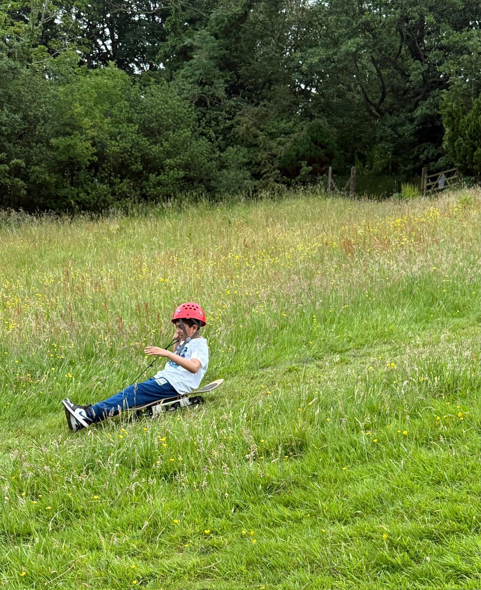 Our Cub Scouts have been on a great adventure today at Bowley Scout camp. They've been orienteering, turf boarding and had a go at aiming with an archery bow and arrow. 
@Scouts
#outdoorlearning
#Nature
#WeAreStar