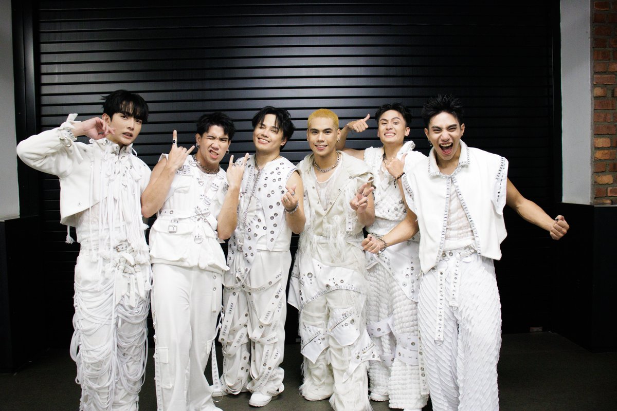 We hope we made the Philippines proud 🇵🇭

We carried each of you in our hearts as we performed on the ASEAN-Korea Round Music Festival stage ❣️

1ST ONE FOR ROUND FESTIVAL
<a href="/1stoneOfficial/">1ST ONE</a> #1stOne
#1STONEatROUND2025 #ROUND2025